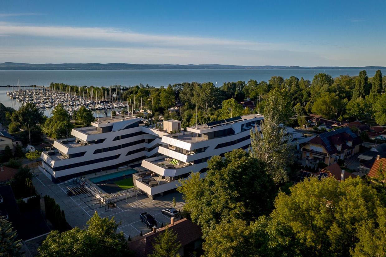 Marina Apartman Hotel Balatonszárszó Exterior foto